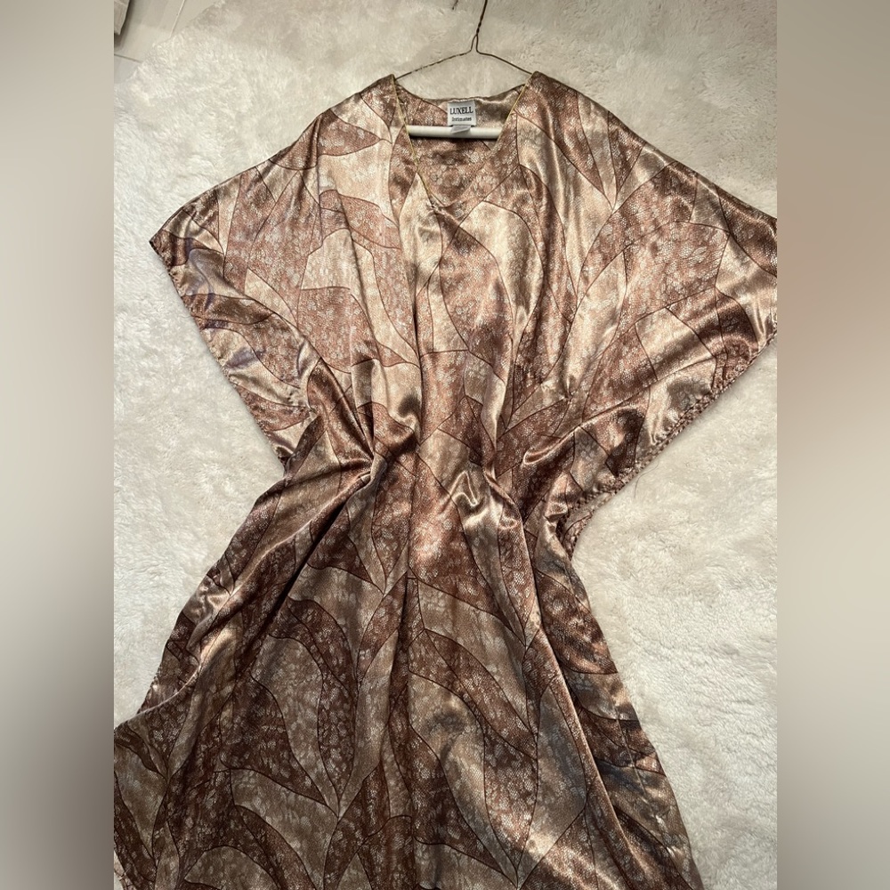 Kaftan neutral colors large silky feel
